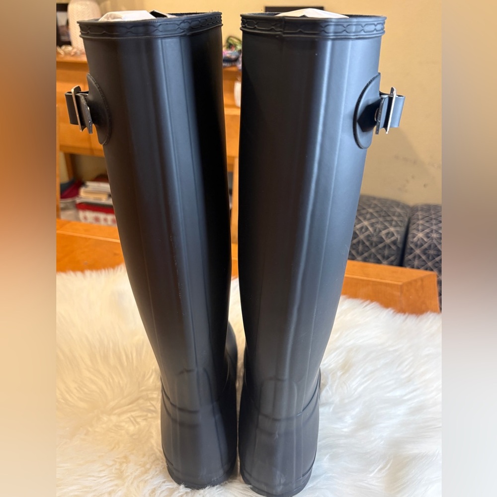 Hunter Women’s Matte Navy Blue Original Tall Rain Boots - Picture 5 of 10
